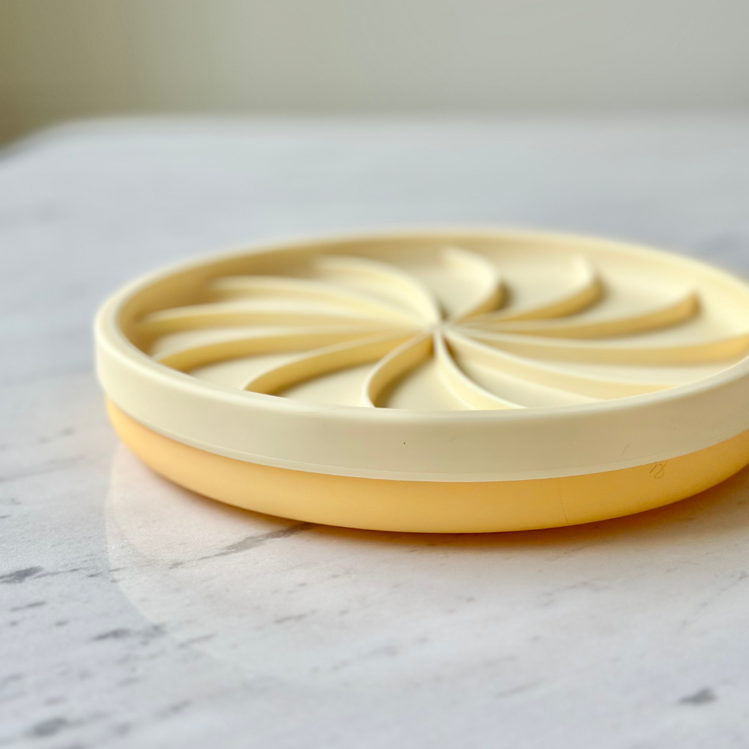 wheelies lick mat & lid | buttercup