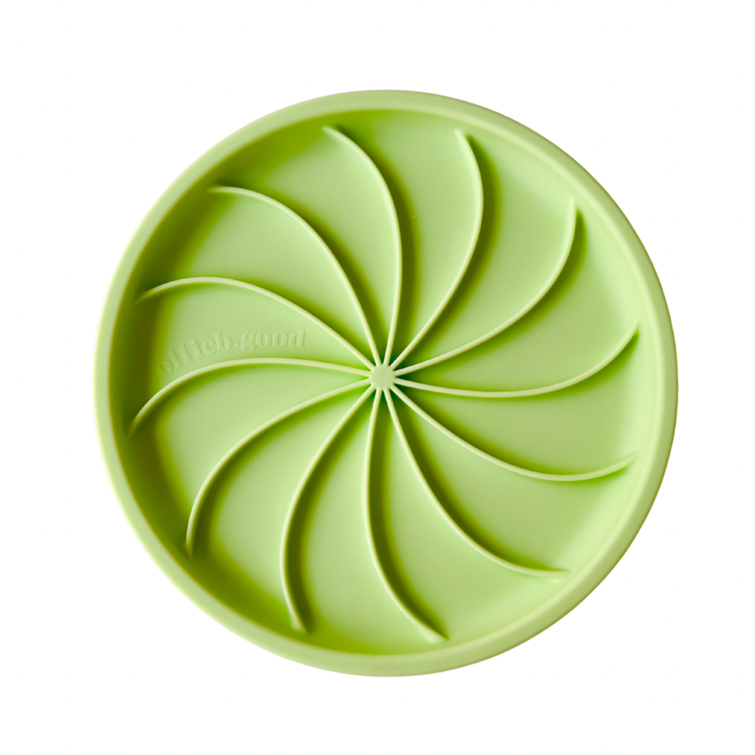 wheelies lick mat & lid | honeydew