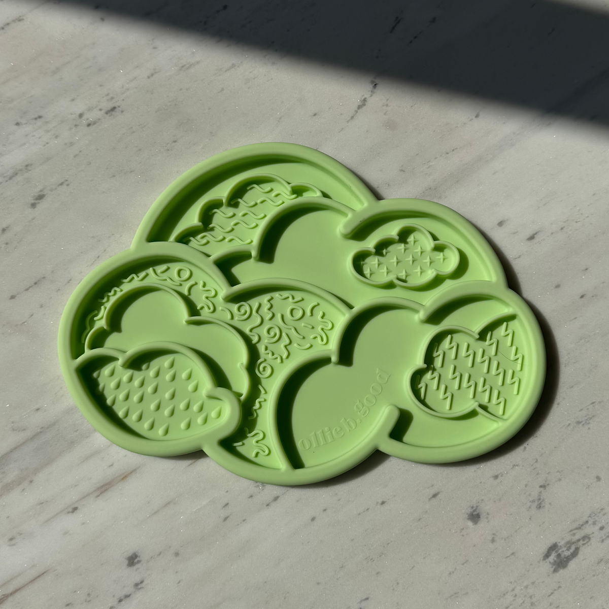 cloud nine lick mat & lid | NOT SO PERFECT SALE