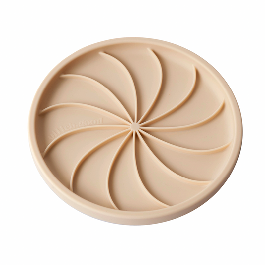 wheelies lick mat & lid | oatmeal