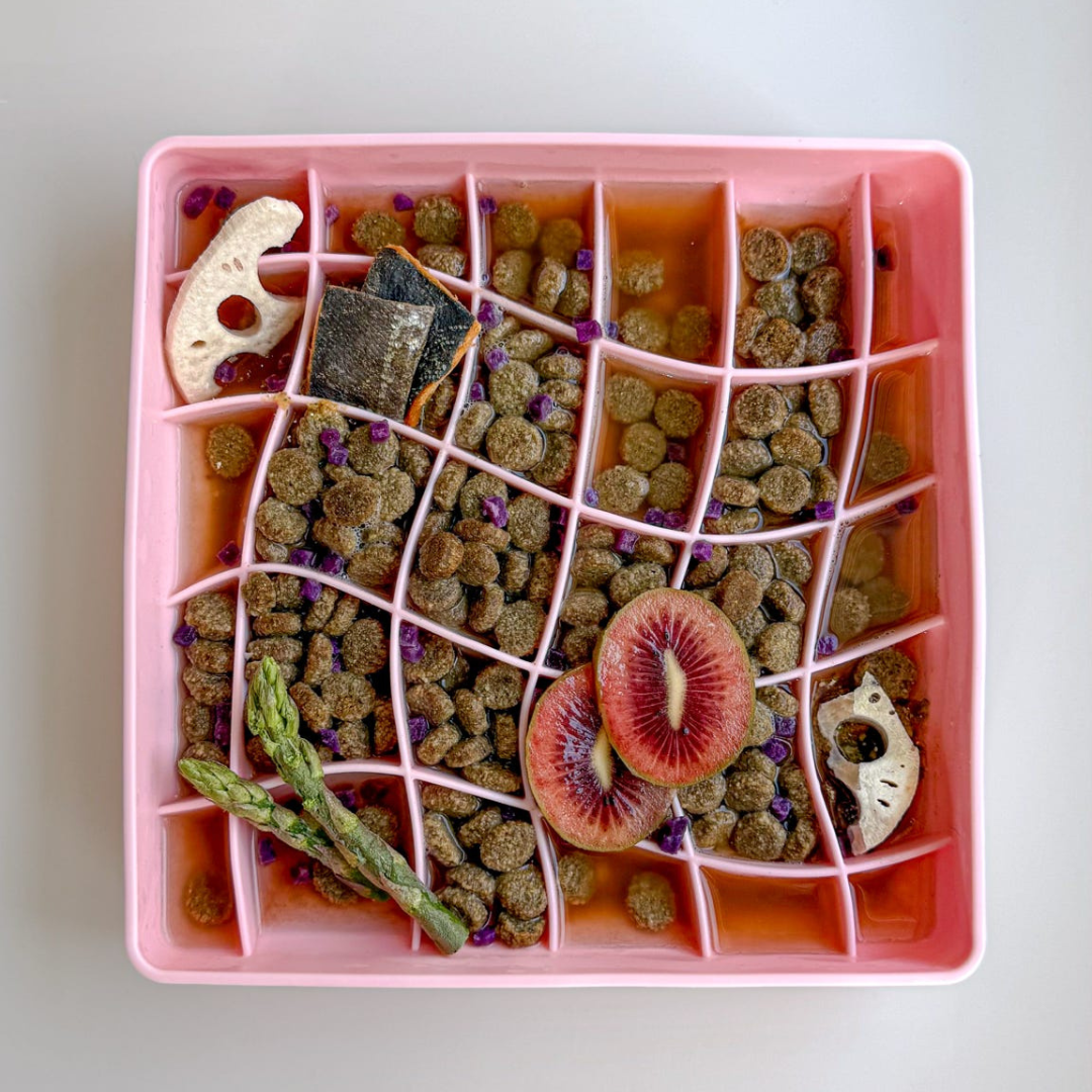 wavies slow feeder bowl | strawberry