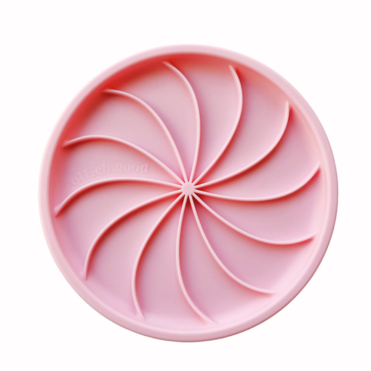 wheelies lick mat & lid | strawberry