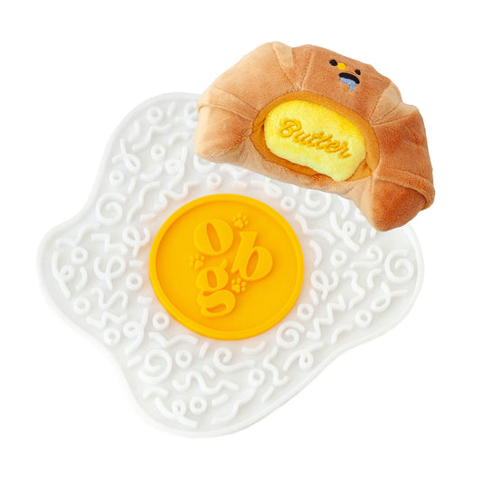 b. good breakfast bundle | sunny-side-up egg lick mat + croissant nosework toy